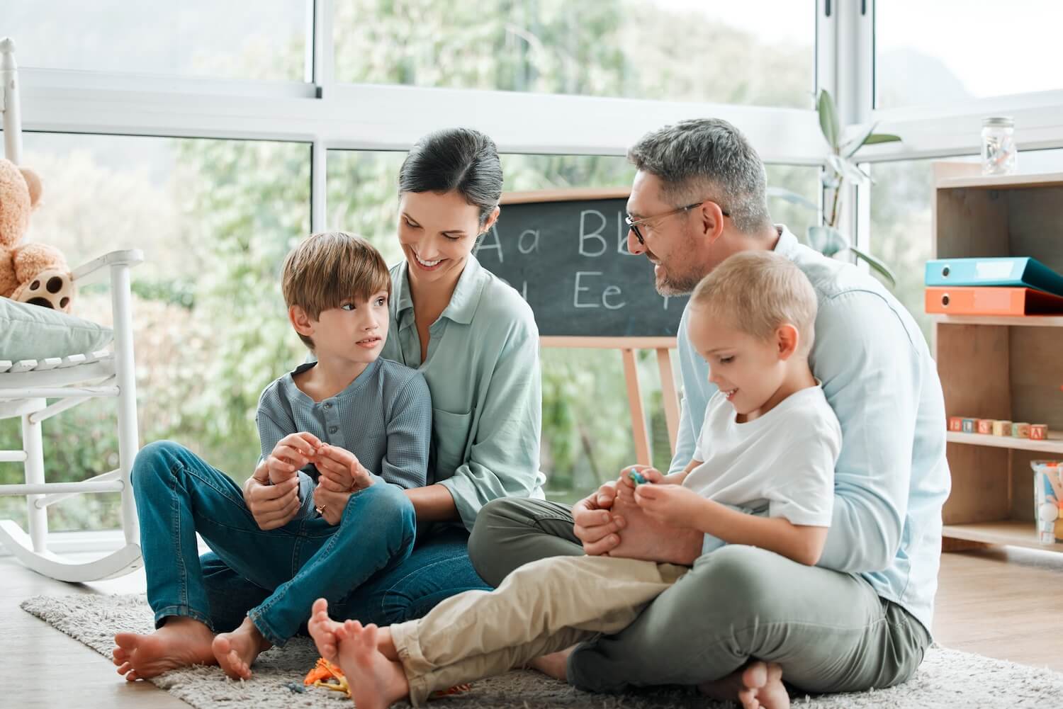Kindersparplan – Familie mit Kindern zu Hause